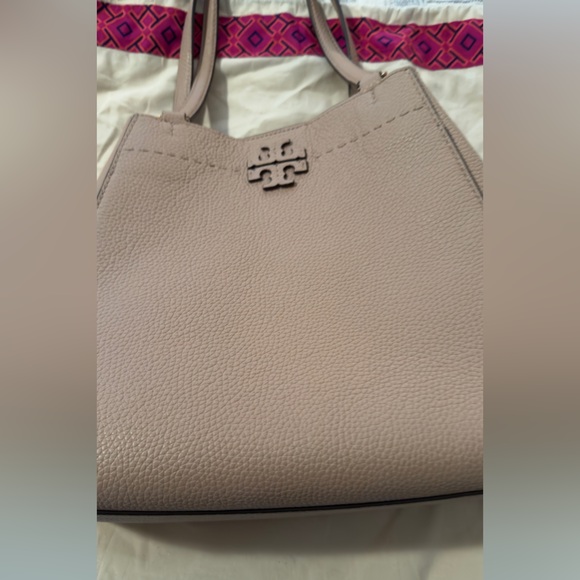 Tory Burch McGraw Triangular Pebbled Leather Tote. Color: Tiramisu - Picture 15 of 15